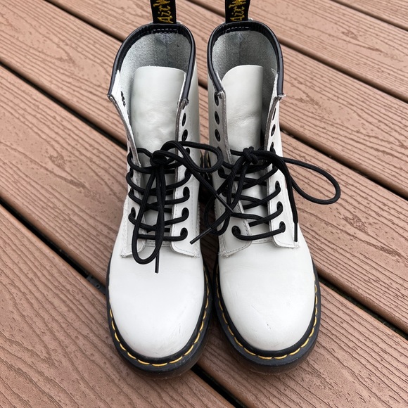 Women’s Dr. Martens Smooth Leather Combat Boots White / Black - Picture 2 of 10